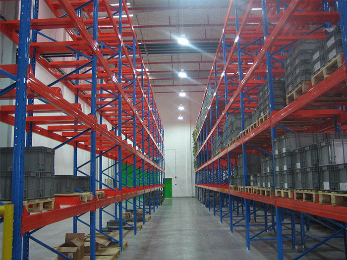 Selective pallet racking system and dimensions